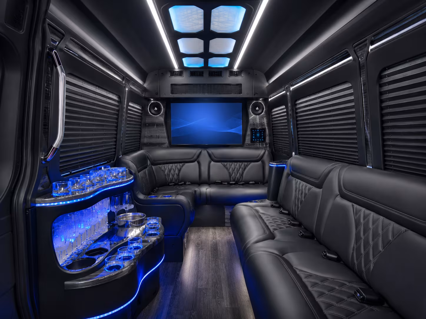 choose the right bus for your southfield group s long distance itinerary