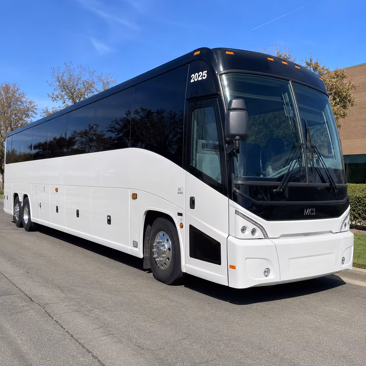 corporate shuttle service between southfield town center and downtown detroit