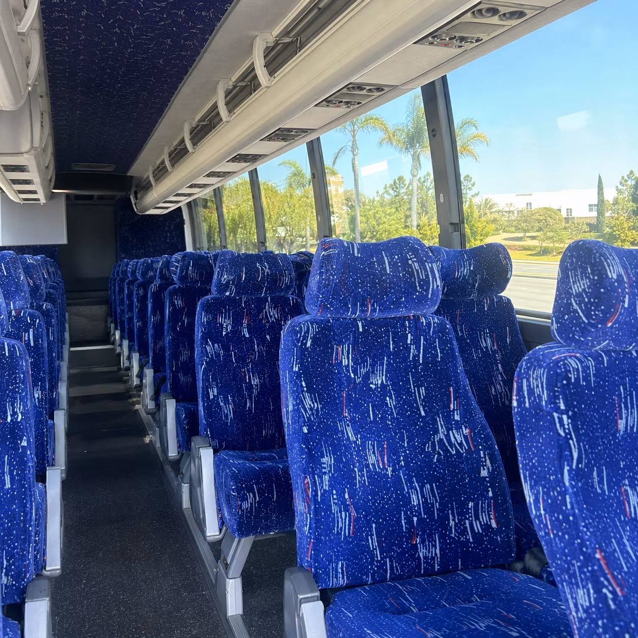 detroit metro airport dtw charter bus pickups and drop offs made simple