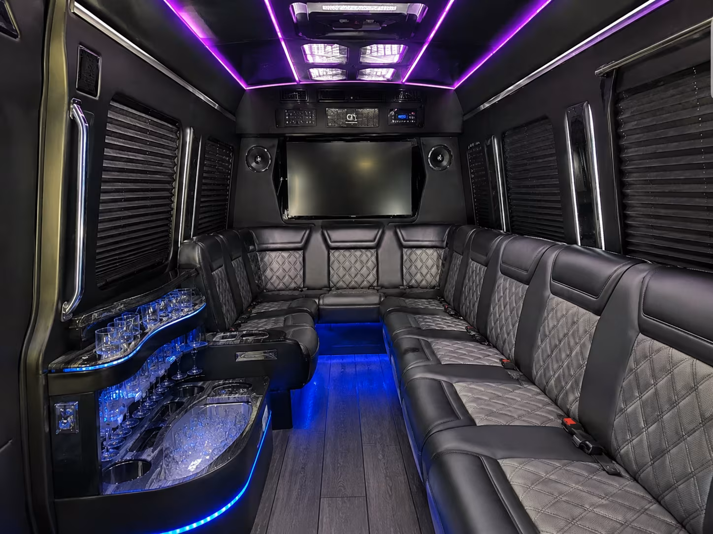 southfieldcharterbusservices com makes it easy to find prom buses for southfield area schools